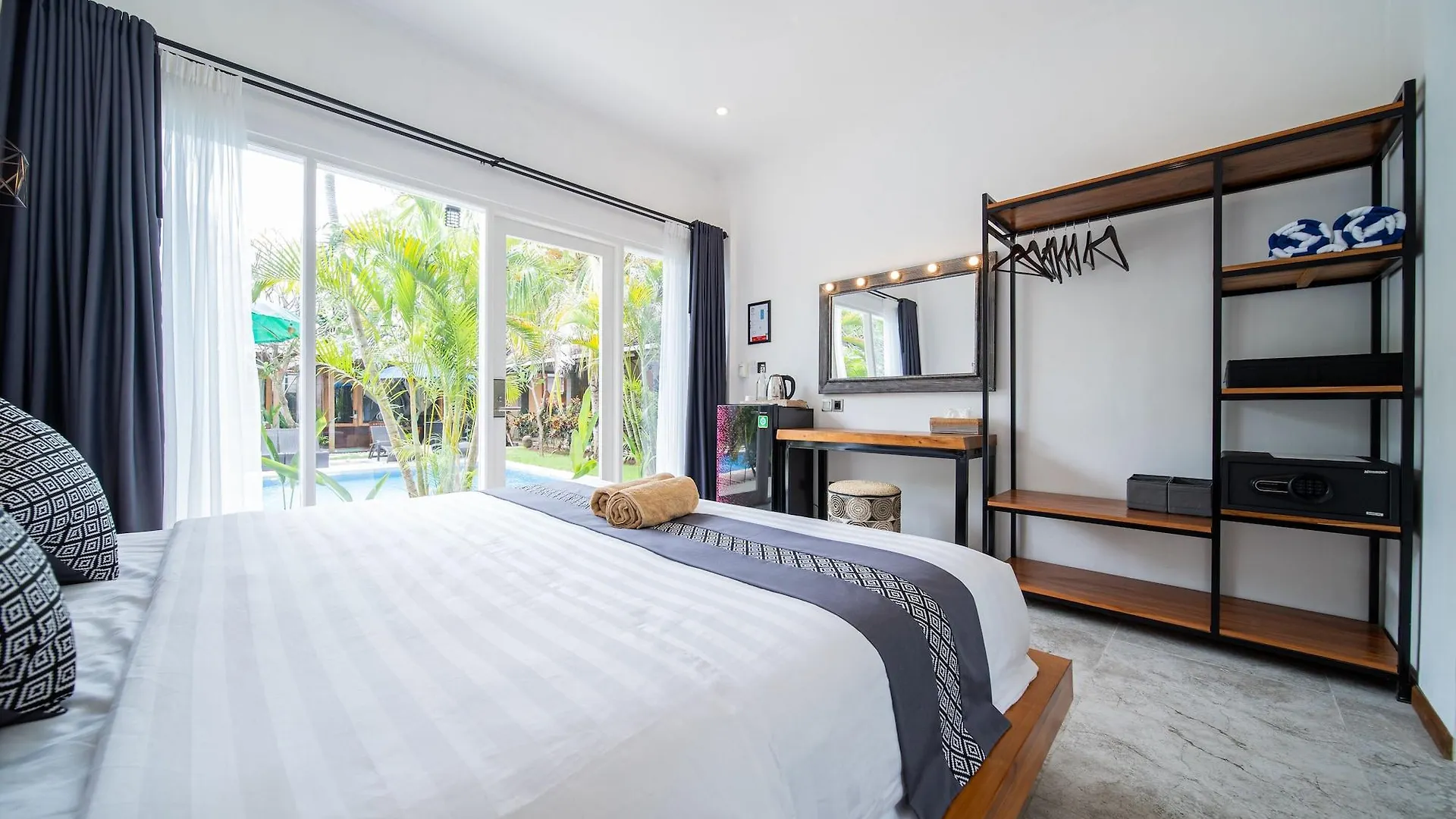 ***  Easy Surf Camp Hotel Kuta  Indonesia