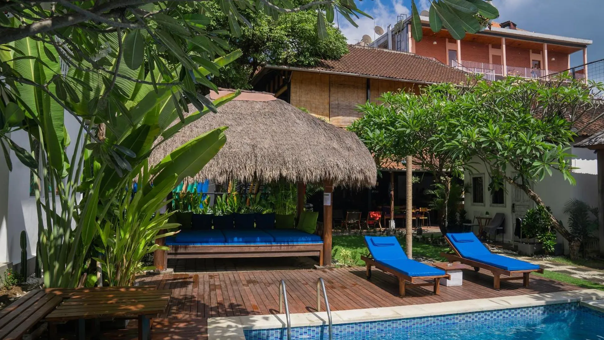 Easy Surf Camp Hotel Kuta