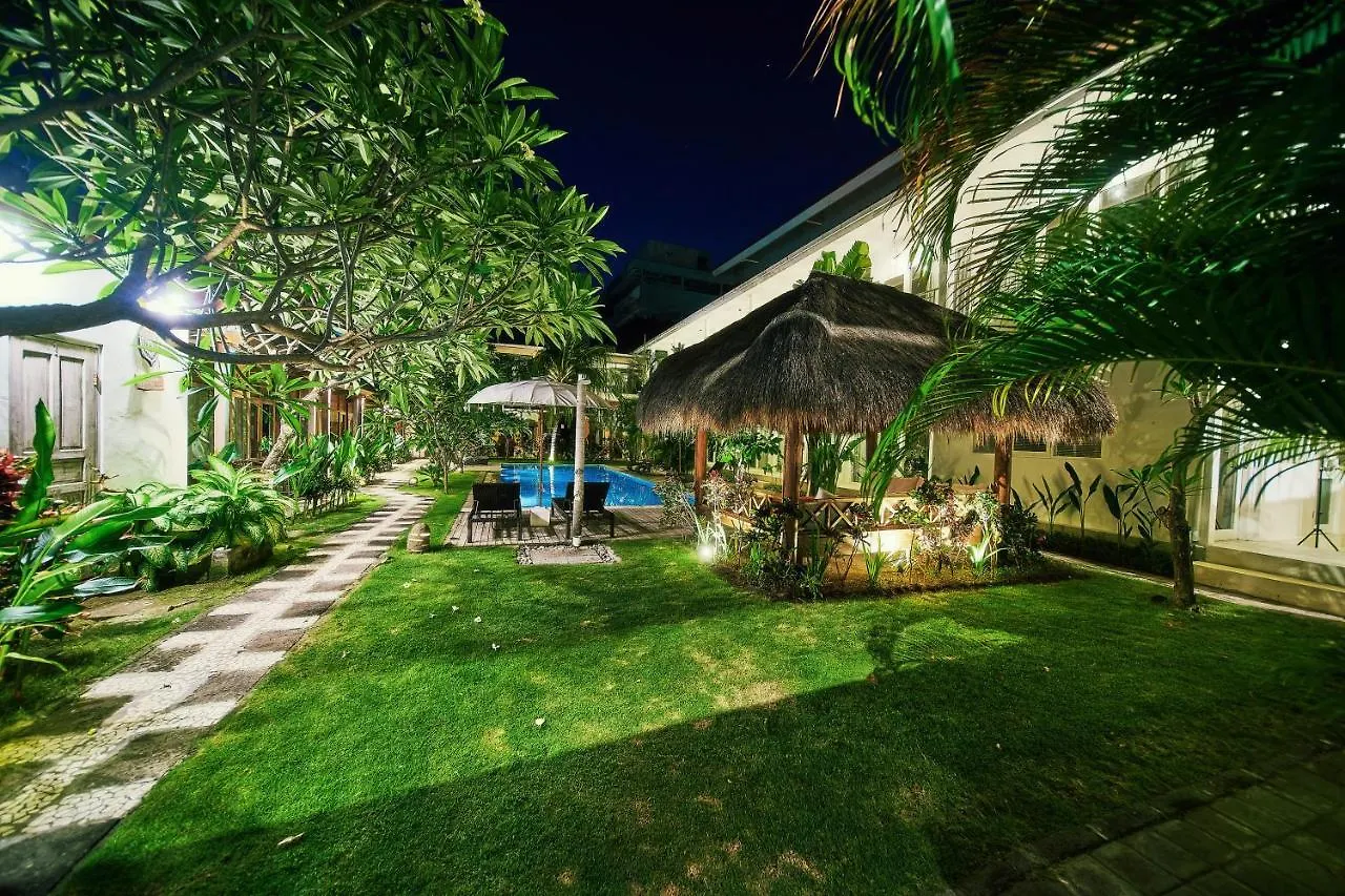 Easy Surf Camp Hotel Kuta