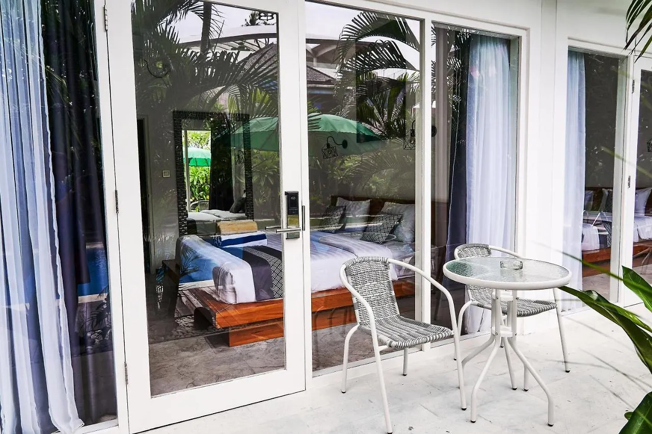 Hotel Easy Surf Camp Kuta Lombok 3*,